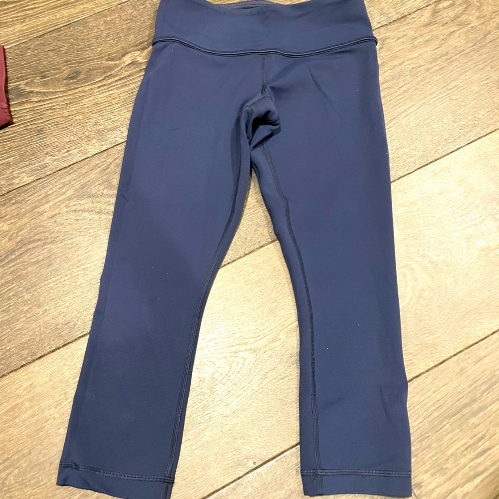 Lululemon Align navy cropped leggings